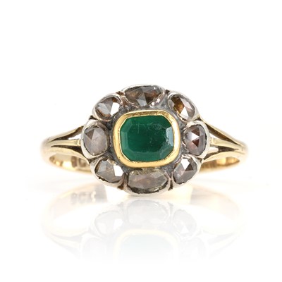 Lot 5 - A Georgian emerald and rose cut diamond cluster ring