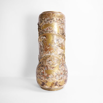 Lot 477 - A Japanese Satsuma ware vase