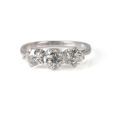 Lot 228 - A diamond three stone ring