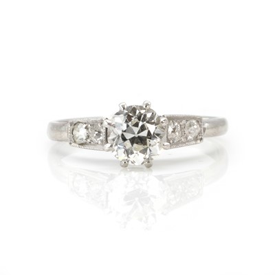 Lot 79 - A platinum and diamond ring, c.1920s