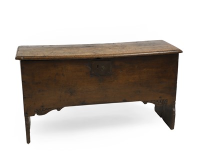 Lot 573 - An oak coffer