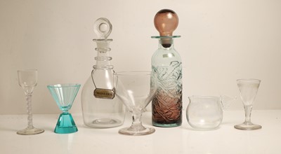 Lot 135 - A collection of glassware