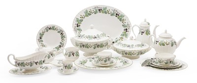 Lot 130 - A collection of Royal Worcester ‘Lavinia’ tea, coffee and dinnerwares