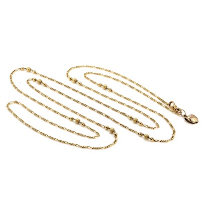 Lot 330 - A gold muff chain