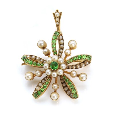 Lot 48 - A late Victorian demantoid garnet and seed pearl pendant/brooch