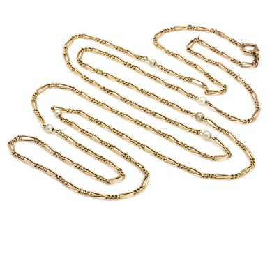 Lot 297 - A gold and cultured pearl necklace