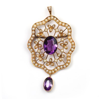 Lot 34 - A late Victorian amethyst and split pearl pendant/brooch