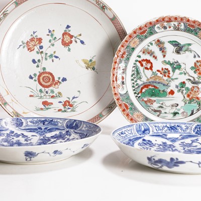 Lot 553 - A pair of Chinese blue and white dishes