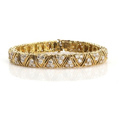Lot 158 - A diamond bracelet