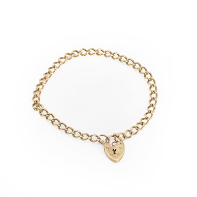 Lot 365 - A 9ct gold bracelet with a heart padlock