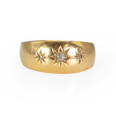 Lot 13 - An Edwardian 18ct gold diamond gypsy ring