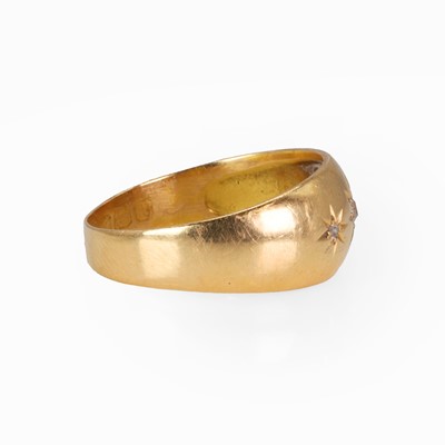 Lot 13 - An Edwardian 18ct gold diamond gypsy ring