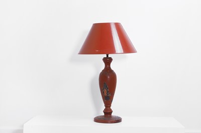Lot 436 - A red-lacquered table lamp