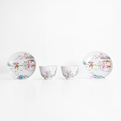 Lot 94 - A pair of Chinese famille rose tea bowls