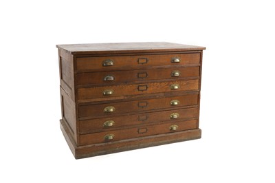 Lot 577 - An oak plan chest