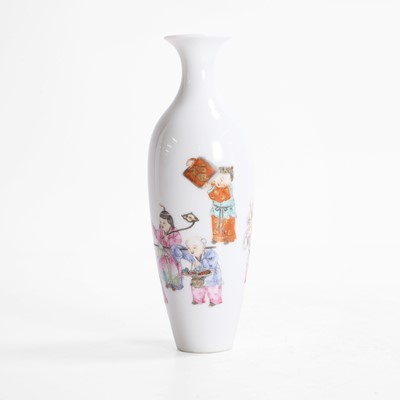 Lot 320 - A Chinese famille rose vase