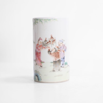 Lot 581 - A Chinese famille rose brush pot