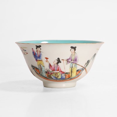 Lot 141 - A Chinese famille rose bowl