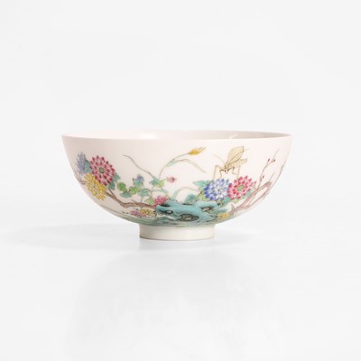 Lot 179 - A Chinese famille rose bowl