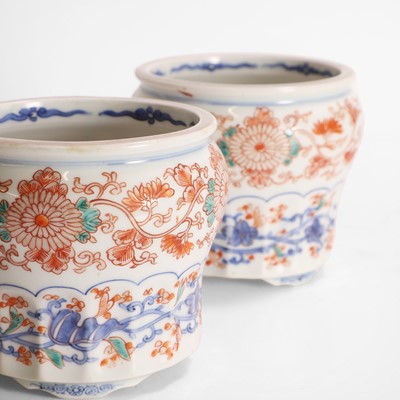 Lot 100 - A pair of Japanese Imari jardinières