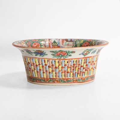 Lot 56 - A Chinese Canton famille rose basket