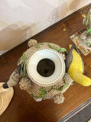 Lot 85 - A pair of Meissen Schneeballen vases and covers