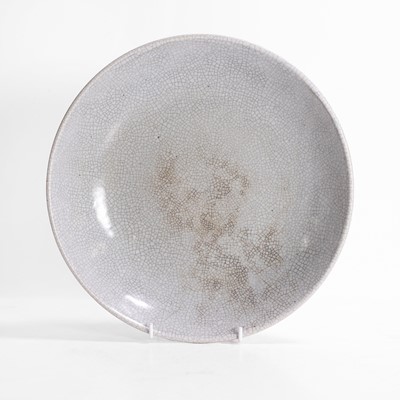 Lot 295 - A Chinese ge-type ware plate