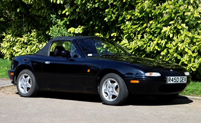 Lot 46 - 1997 Mazda MX-5 1.8i roadster