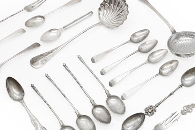 Lot 12 - A collection of silver items