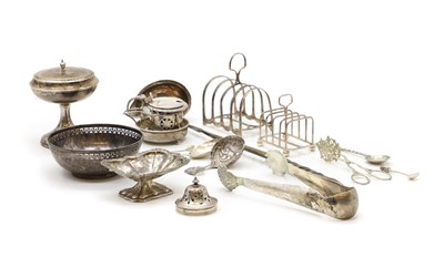 Lot 17 - A collection of silver items