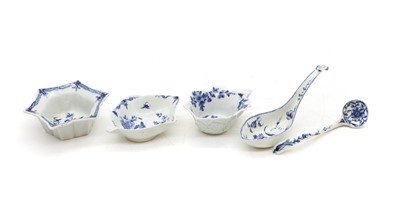 Lot 275 - A group of blue and white porcelain items