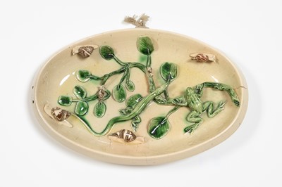 Lot 184 - A Palissy ware serving dish