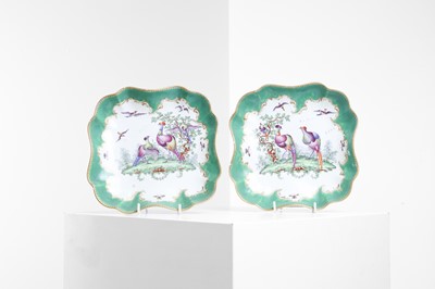 Lot 146 - Two Worcester porcelain dishes