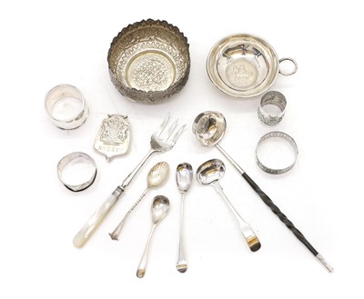 Lot 27 - A collection of silver