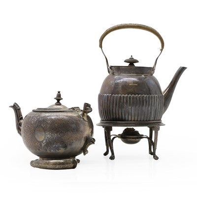 Lot 89 - A silver spirit kettle and stand