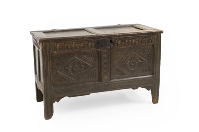 Lot 469 - An oak coffer