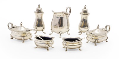 Lot 16 - A collection of silver items