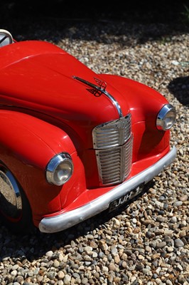 Lot 38 - A 1950s Austin J40 pedal car