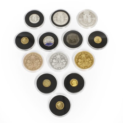 Lot 12 - Coins, World