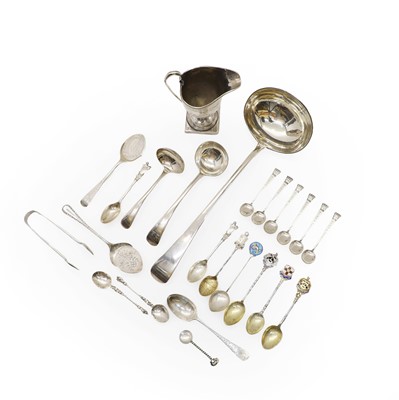 Lot 27 - A group of silver items