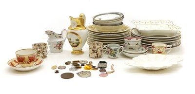 Lot 105 - A collection of tea bowls, coffee cans and saucers