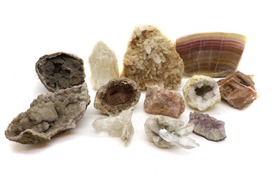 Lot 233 - A collection of mixed quartz, agate, fossils and other minerals