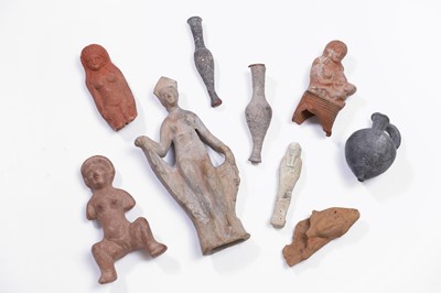 Lot 108 - A group of Roman and Egyptian antiquities