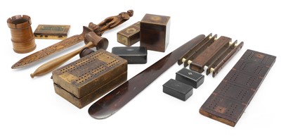 Lot 210 - A collection of treen