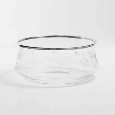 Lot 166 - A silver-mounted J & L Lobmeyr glass bowl