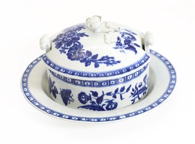 Lot 192 - A First Period Worcester porcelain butter tub and stand