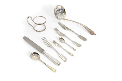 Lot 5 - A collection of silver and silver plated items
