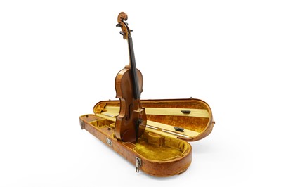 Lot 352 - A late 19th century violin