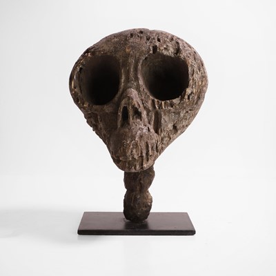 Lot 18 - A voodoo (voudon) carved wood altarpiece