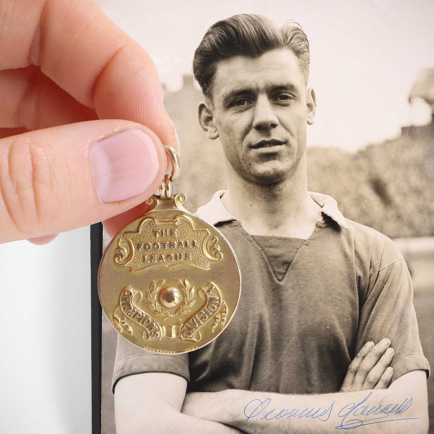Lot 296 - Seamus O'Connell's Chelsea FC league winners' gold medal